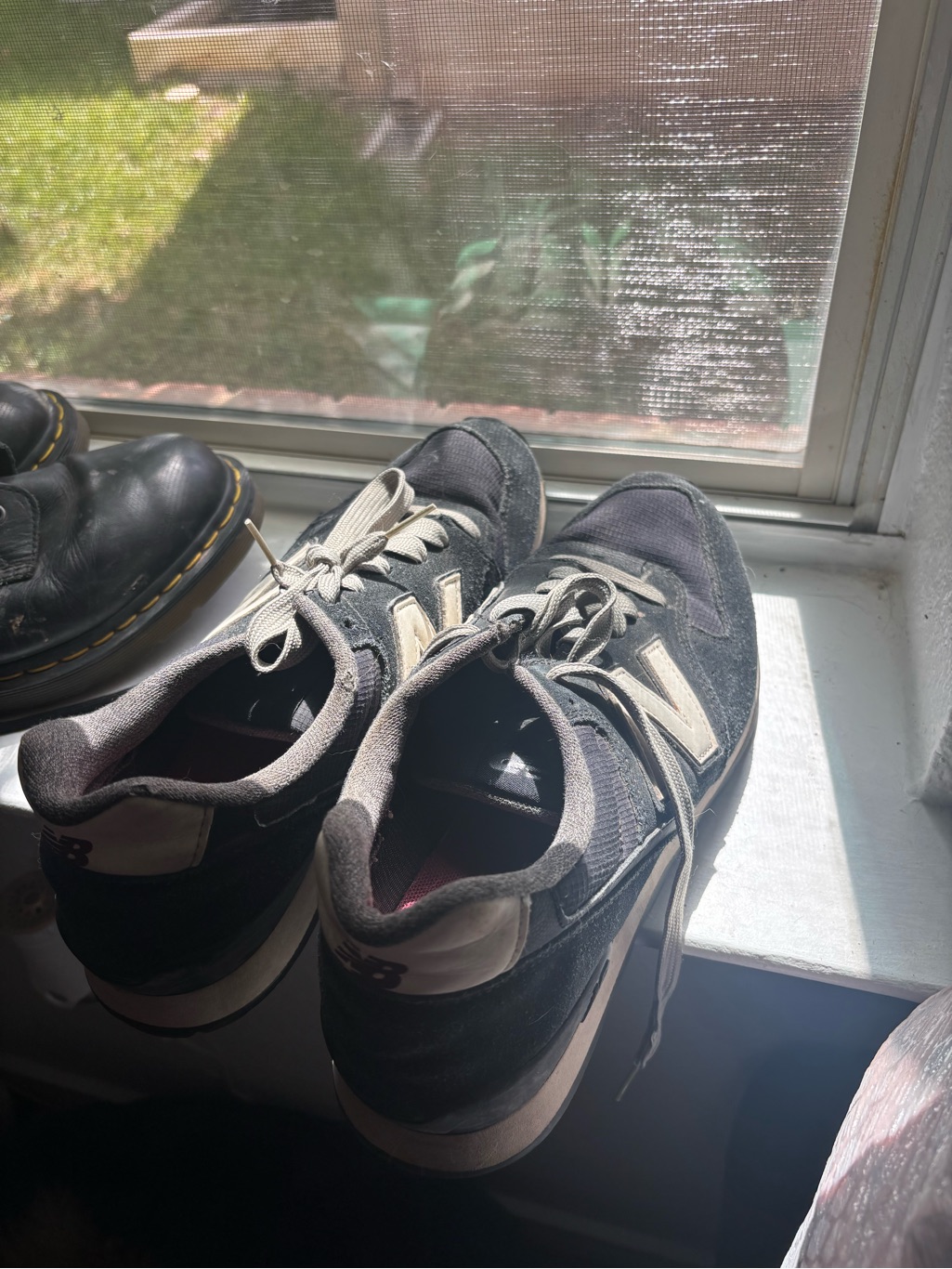 New Balance Black And Cream Women's Sneakers
